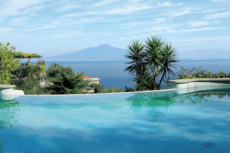 5 piscinas al aire libre, sillones reclinables de piscina