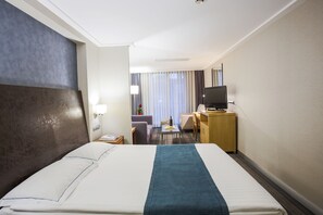 Business Suite | Pemandangan dari bilik