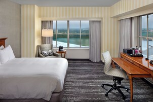 Premium bedding, in-room safe, desk, iron/ironing board