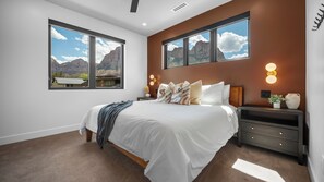 奢華別墅, 2 間臥室, 陽台, 山景 | 高級寢具、舒適加層、遮光布/窗簾、免費無線上網