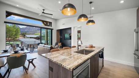 Luxury Villa, 2 Bedrooms, Balcony, Mountain View | Private kitchen | Microwave, espresso maker, coffee/tea maker. Montclair at Zion