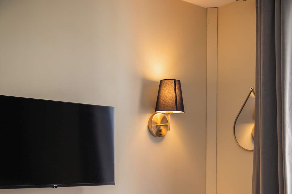 Camera Standard con 2 letti singoli | Biancheria da letto di alta qualità, una scrivania, ferro/asse da stiro