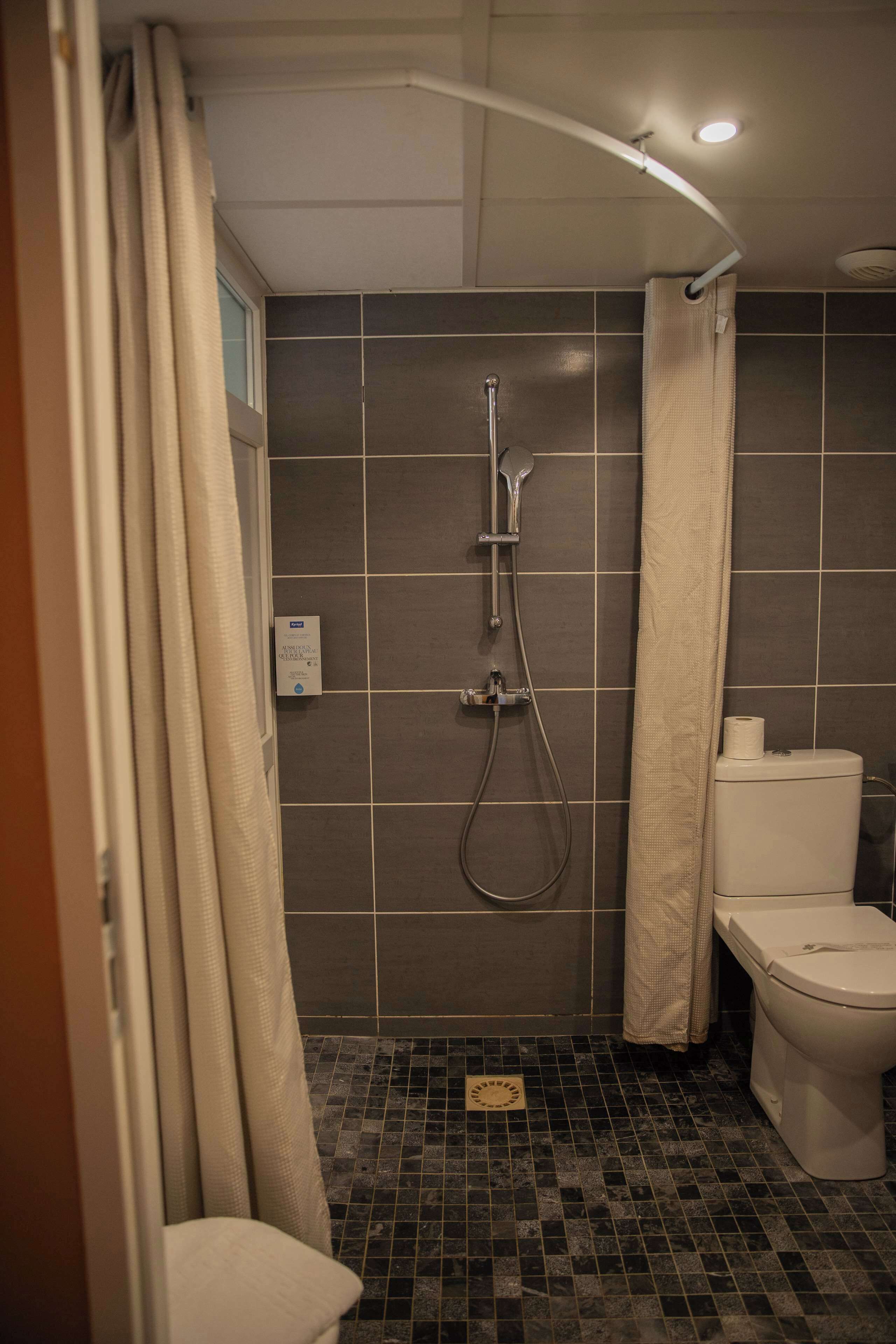 Photo - Kyriad Nîmes Ouest A9