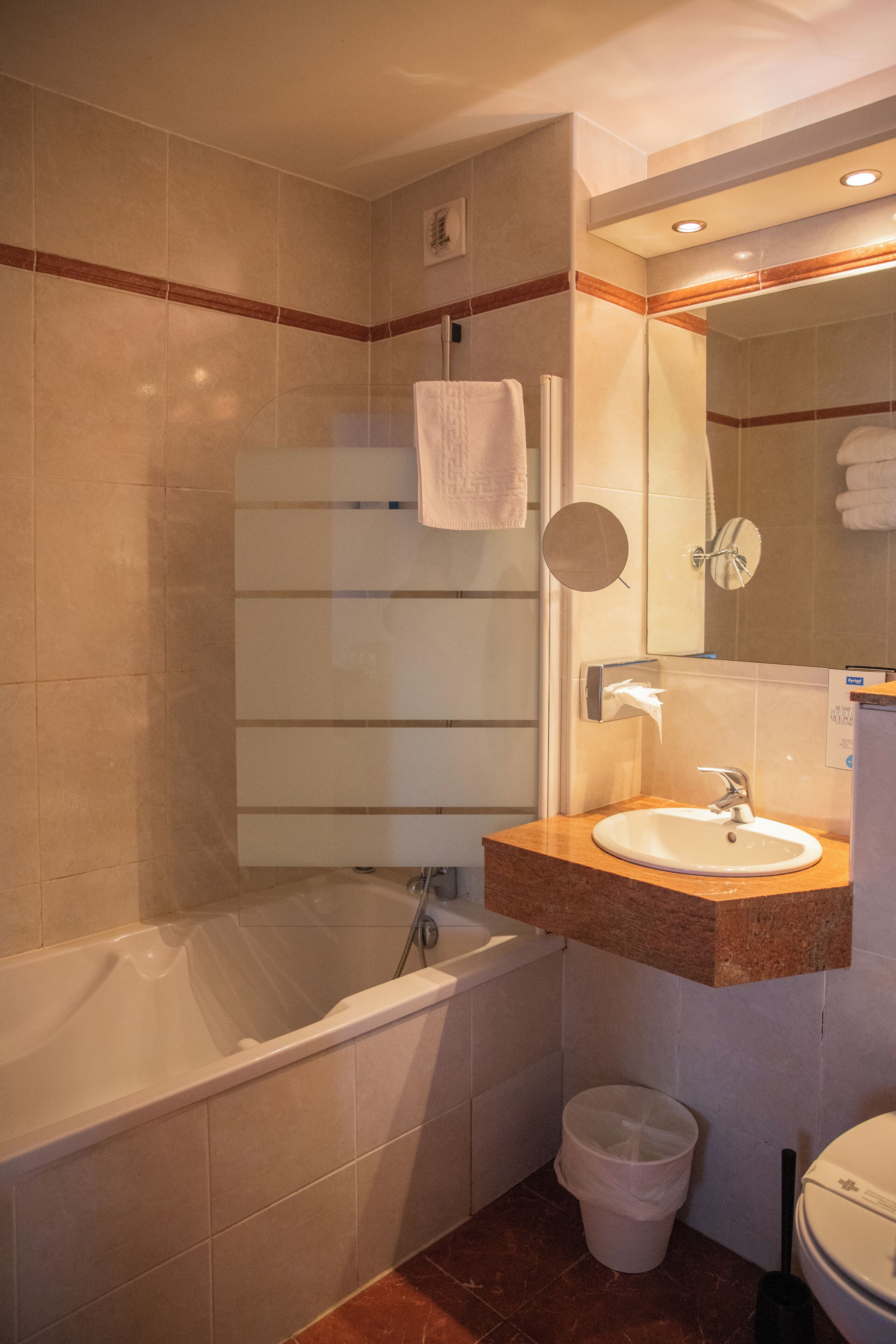 Photo - Brit Hotel Nîmes Ouest