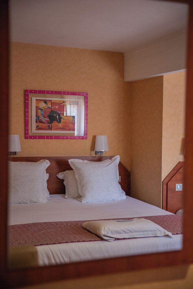 Ropa de cama de alta calidad y escritorio 