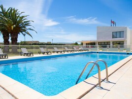 Seasonal outdoor pool, sun loungers
