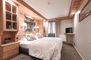 Habitació doble clàssica | Roba de llit d'alta qualitat, caixa forta a l'habitació i wifi gratuïta 