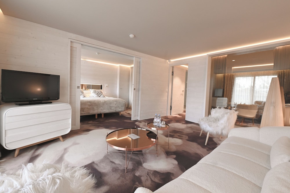 HOTEL TSANTELEINA by null