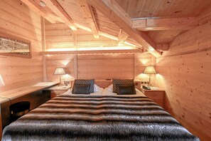 Junior Suite, Mountain View | Premium bedding, in-room safe, free WiFi