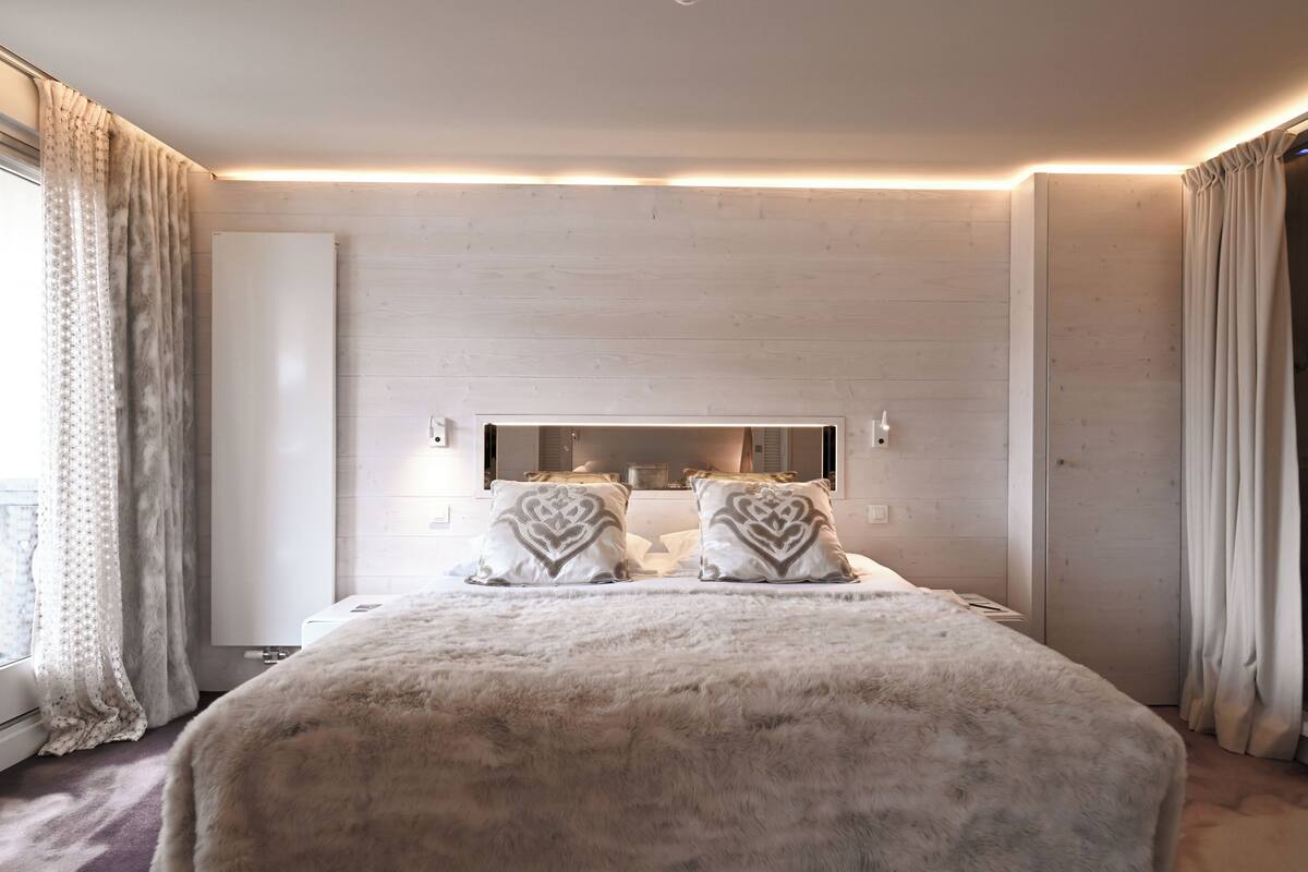 Familie suite, uitzicht op bergen | Luxe beddengoed, een kluis op de kamer, gratis wifi