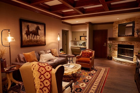 Premium bedding, down comforters, desk, laptop workspace