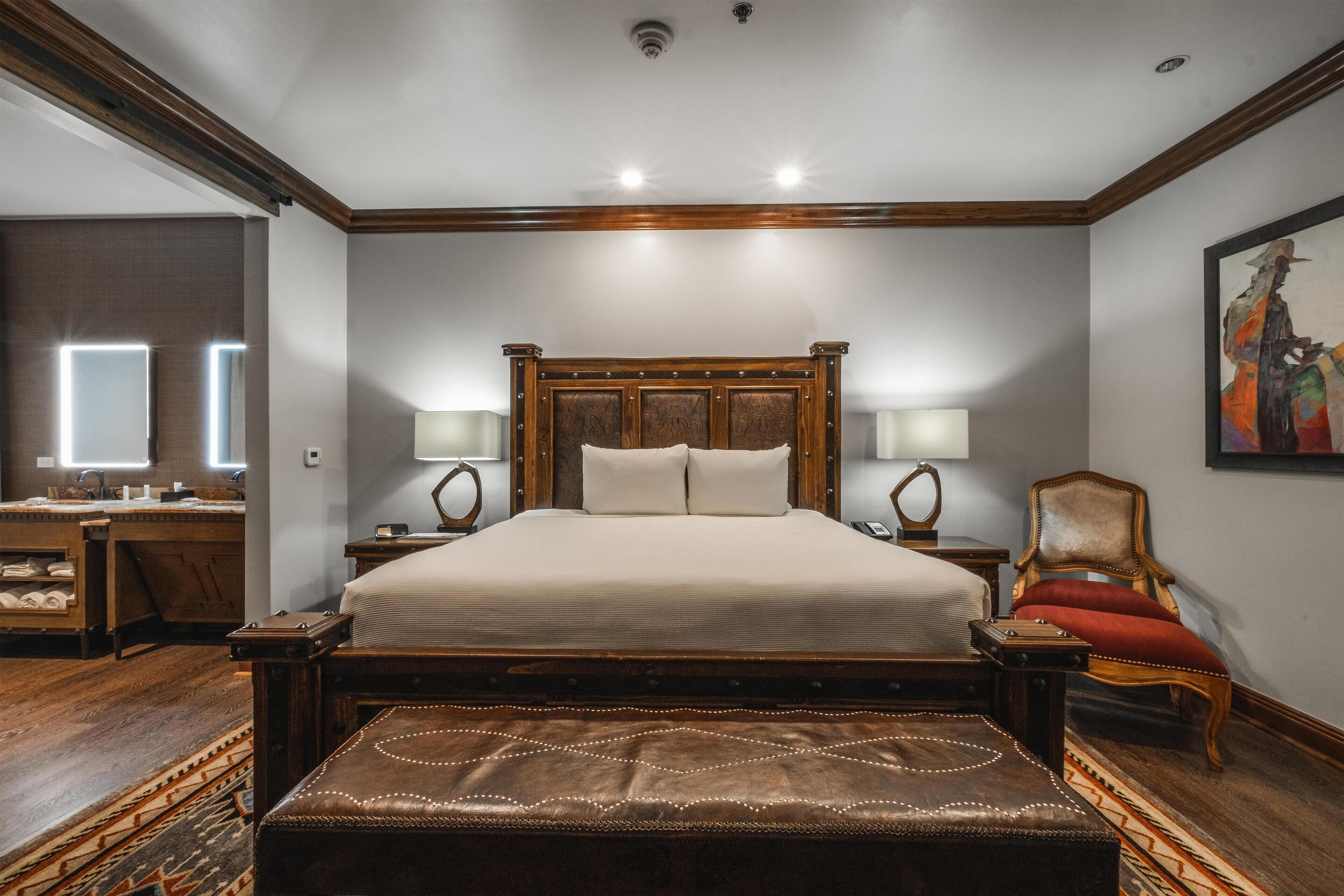 Premium bedding, down duvets, desk, laptop workspace