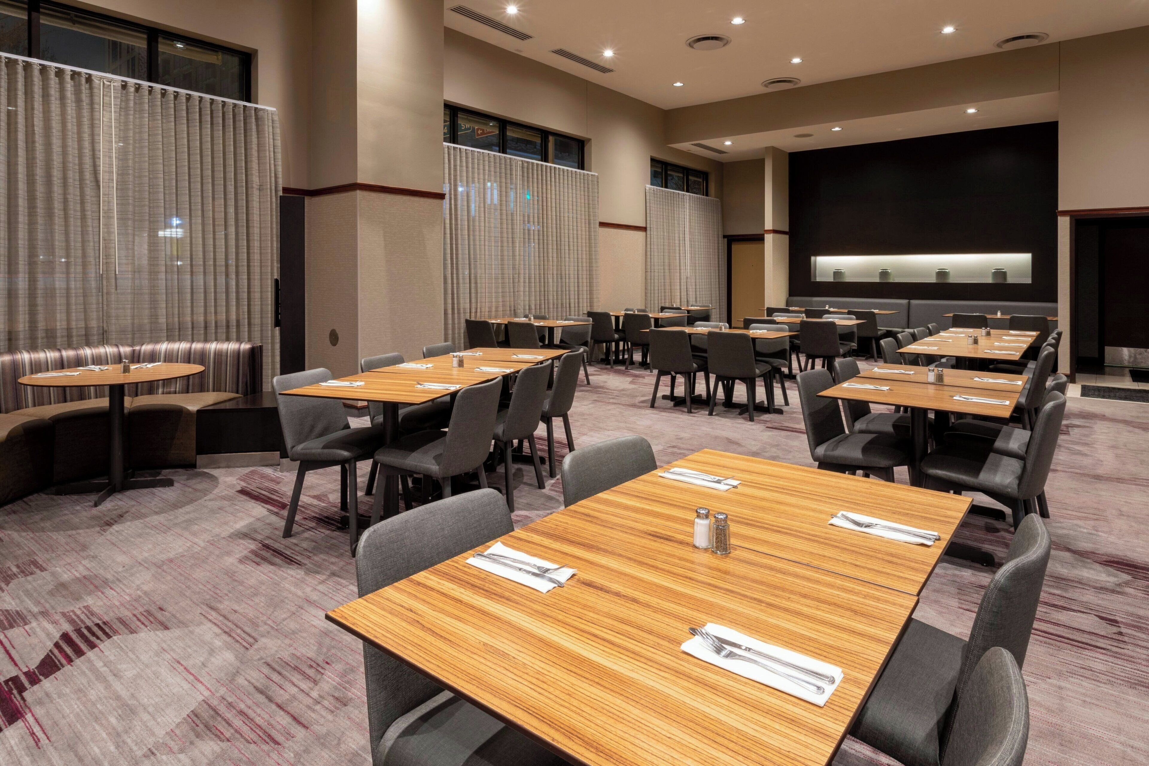 2 restaurants, breakfast, lunch, dinner served; american cuisine