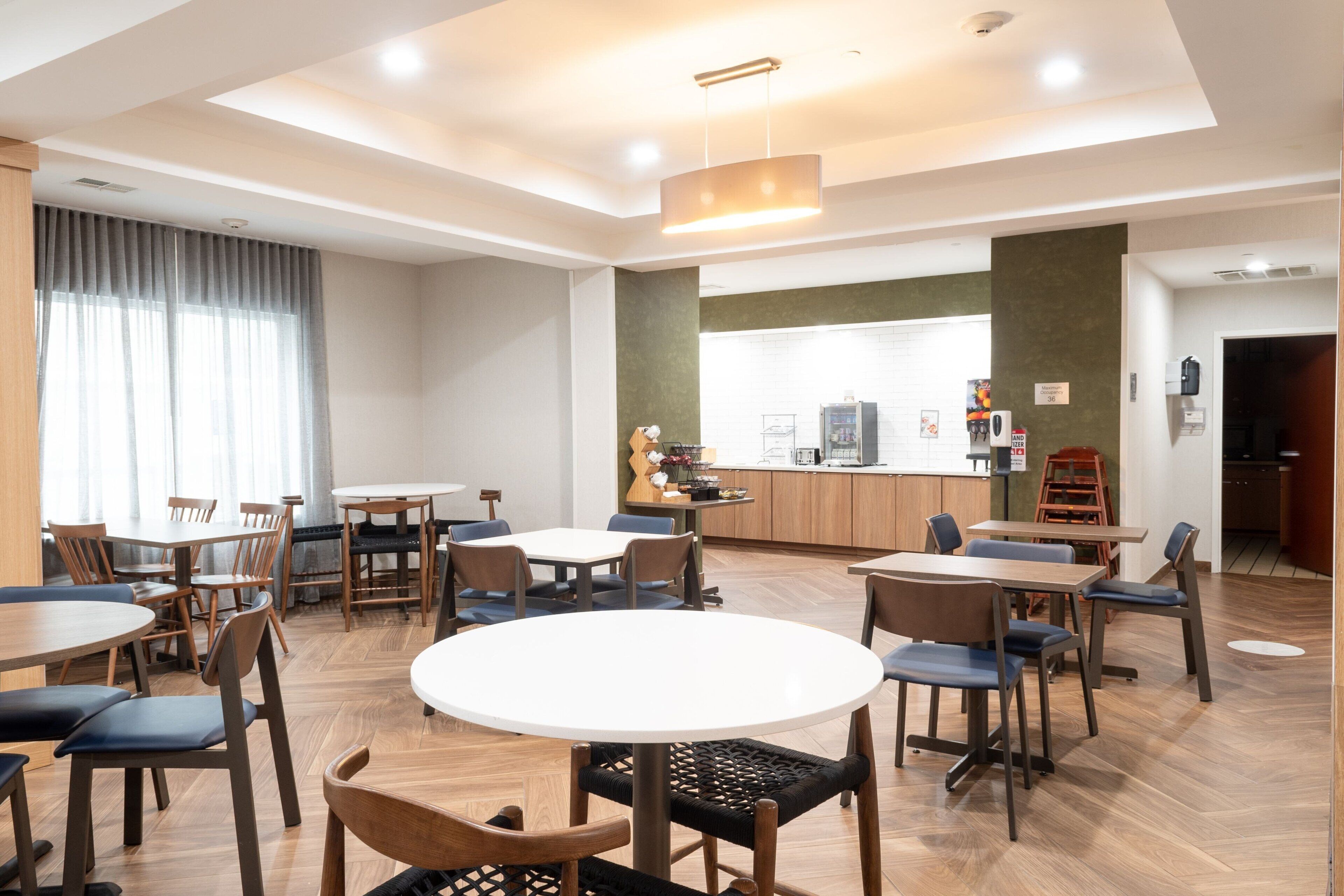 free daily continental breakfast