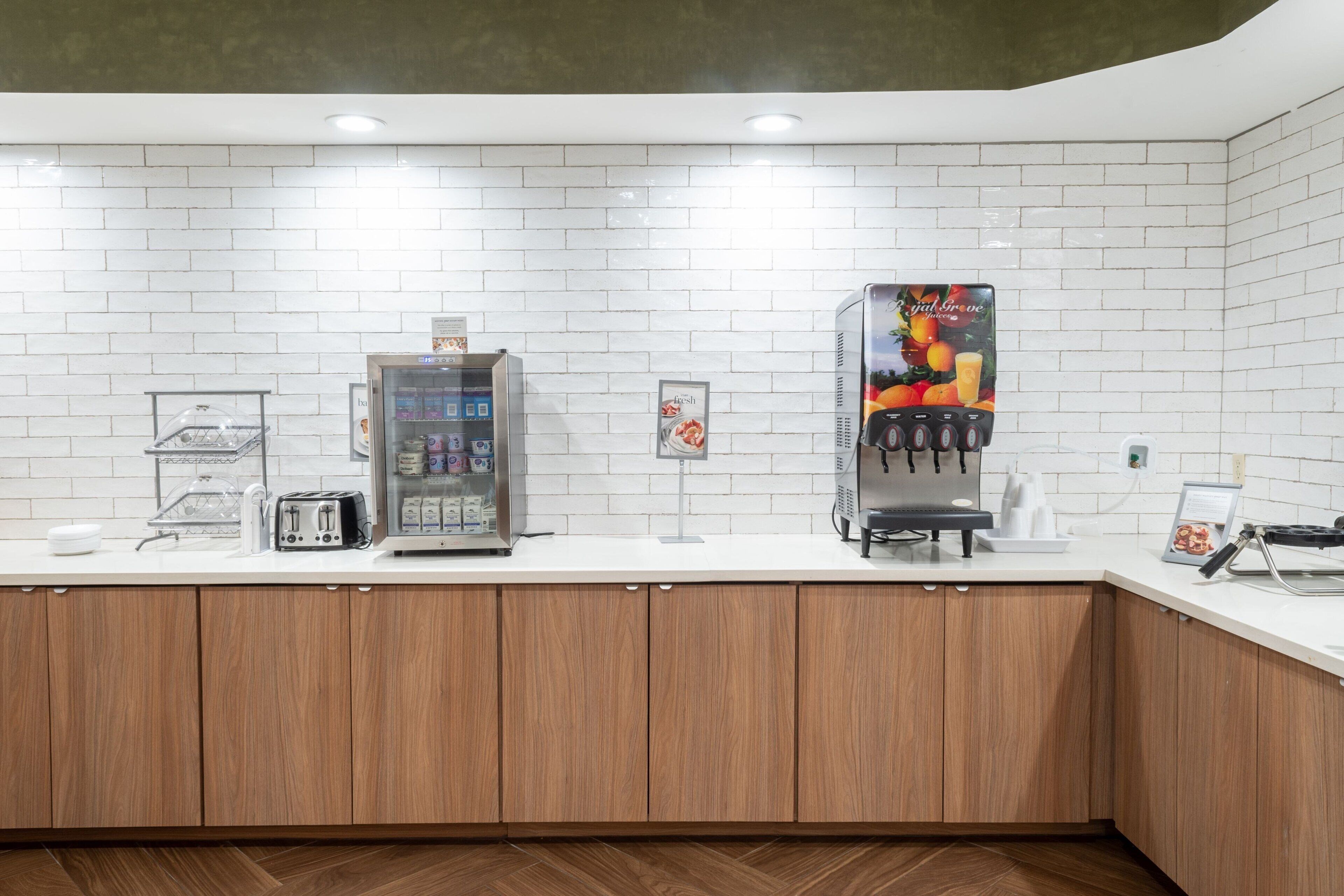 free daily continental breakfast