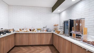 Free daily continental breakfast