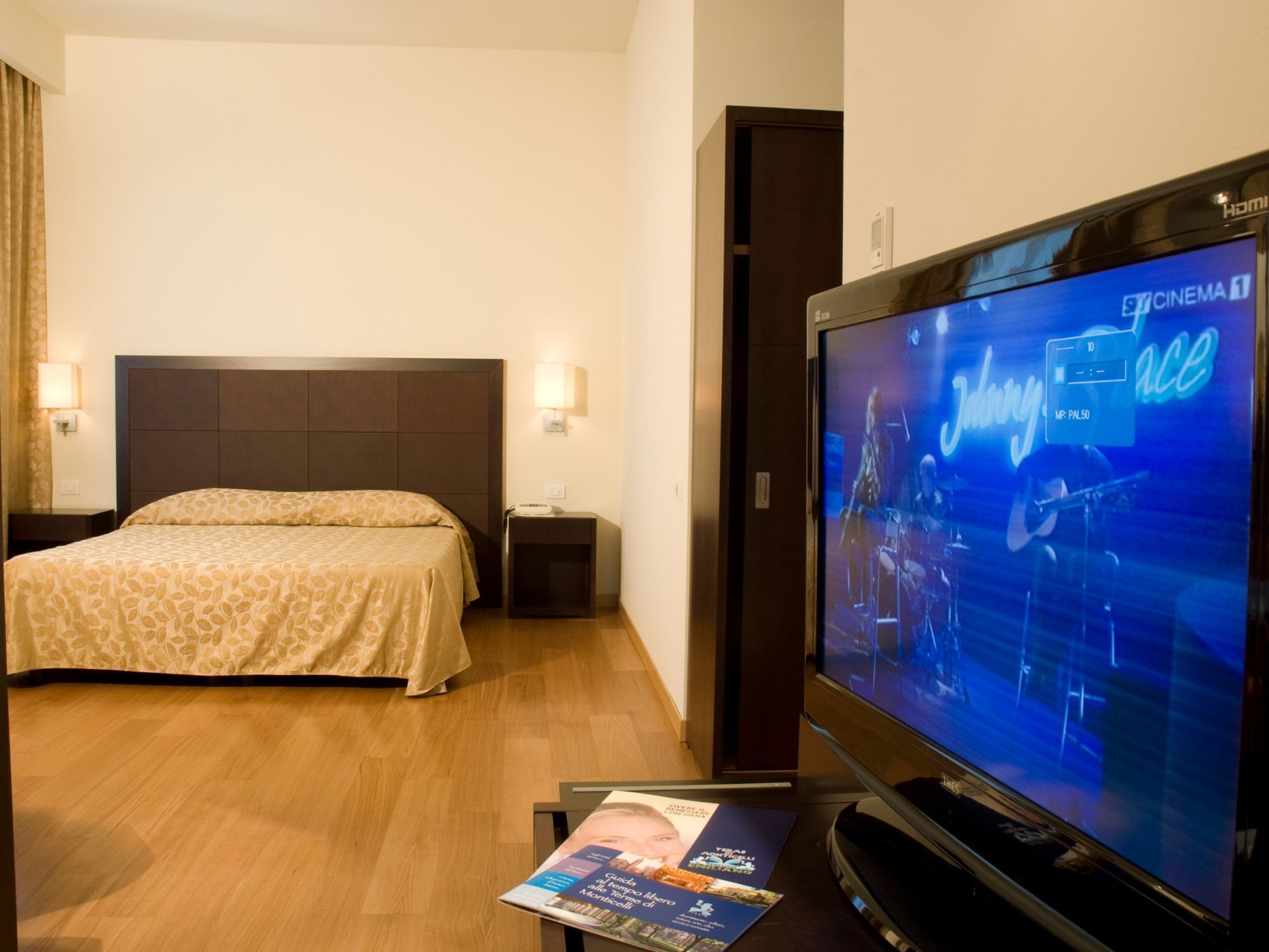 In-room safe, cribs/infant beds, free WiFi, bed sheets