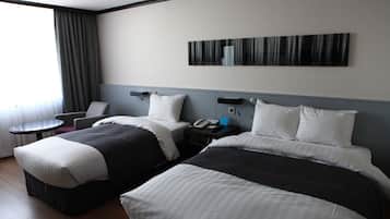 Standard Twin Room | Desk, blackout drapes, free WiFi, bed sheets