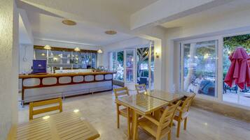 Bar (en la propiedad)