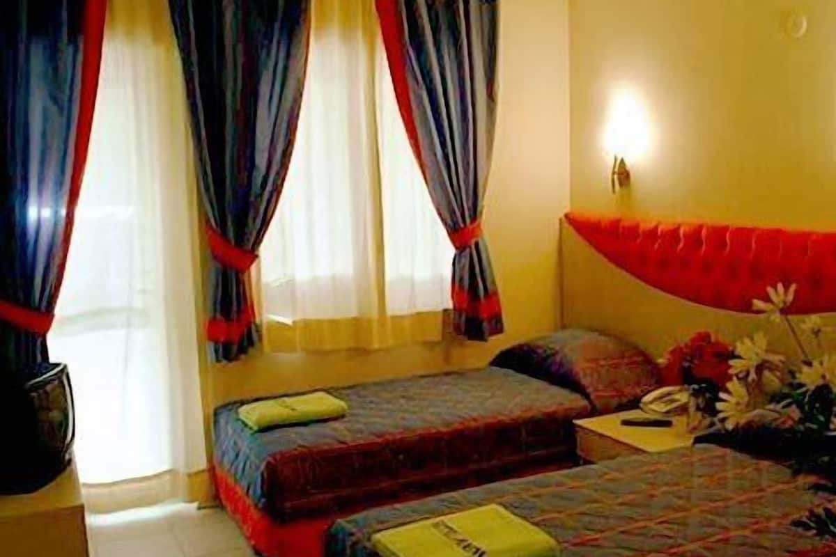 ميني بار وخزنة داخل الغرفة ومكتب وأسرّة أطفال/رضّع (مجانًا)