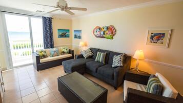 Condo, 2 habitaciones, planta baja | 2 habitaciones y caja de seguridad en la habitación