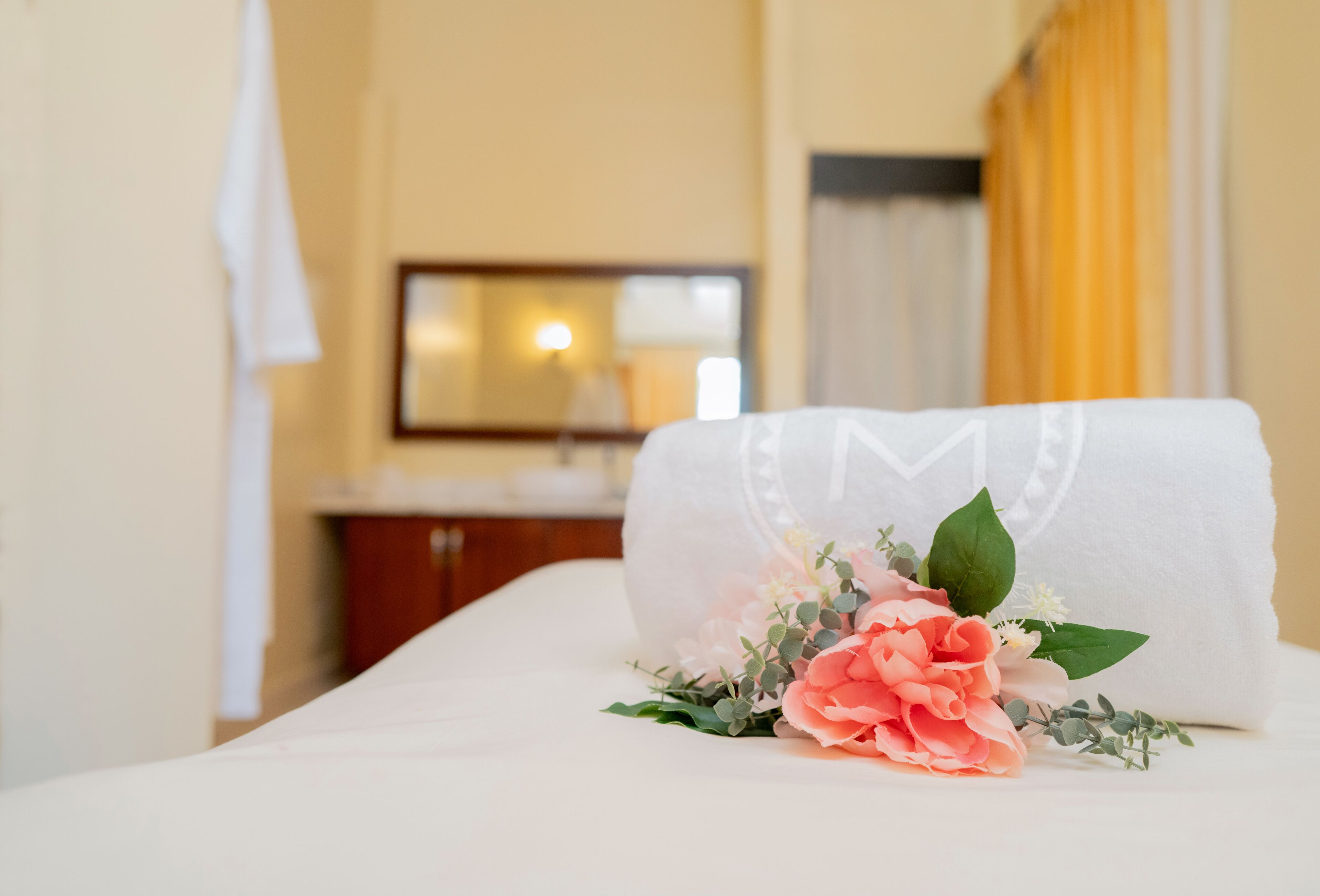 Couples treatment rooms, sauna, hot tub, steam room, Turkish bath