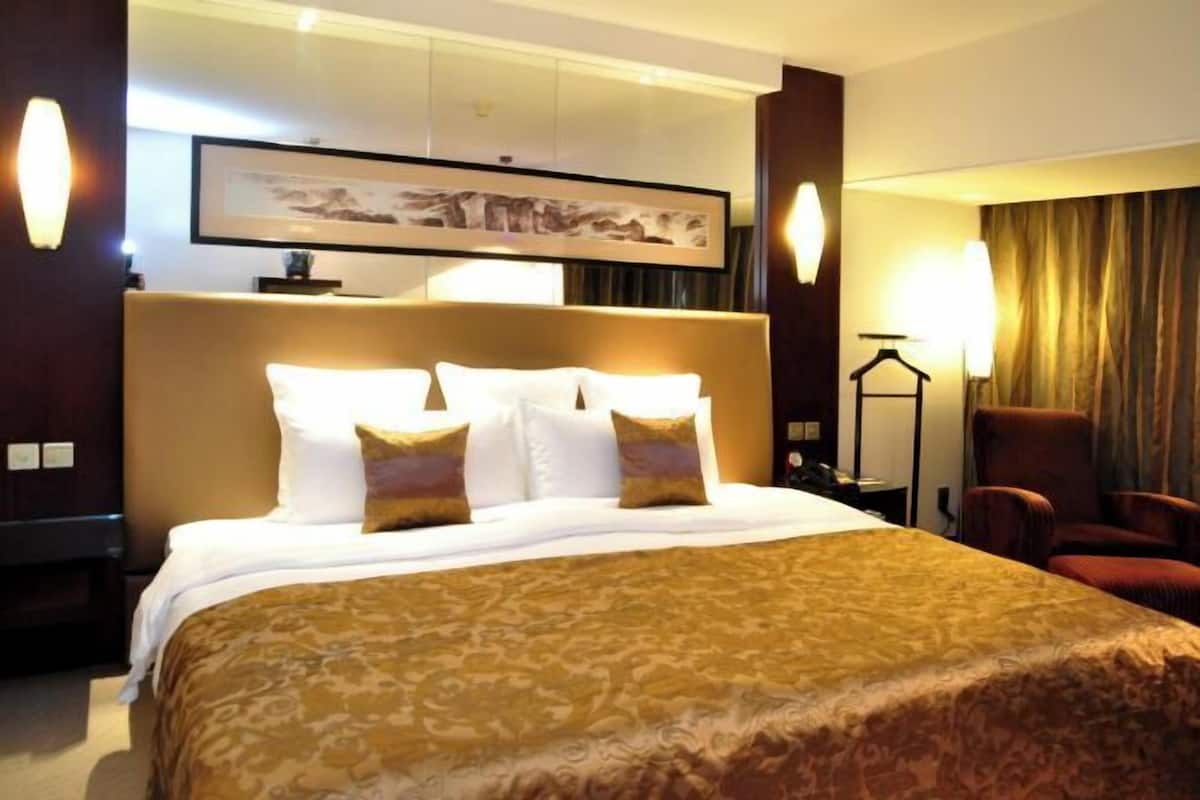 1 bedroom, minibar, in-room safe, desk