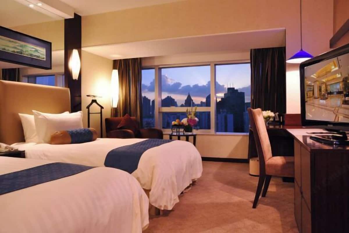 1 bedroom, minibar, in-room safe, desk