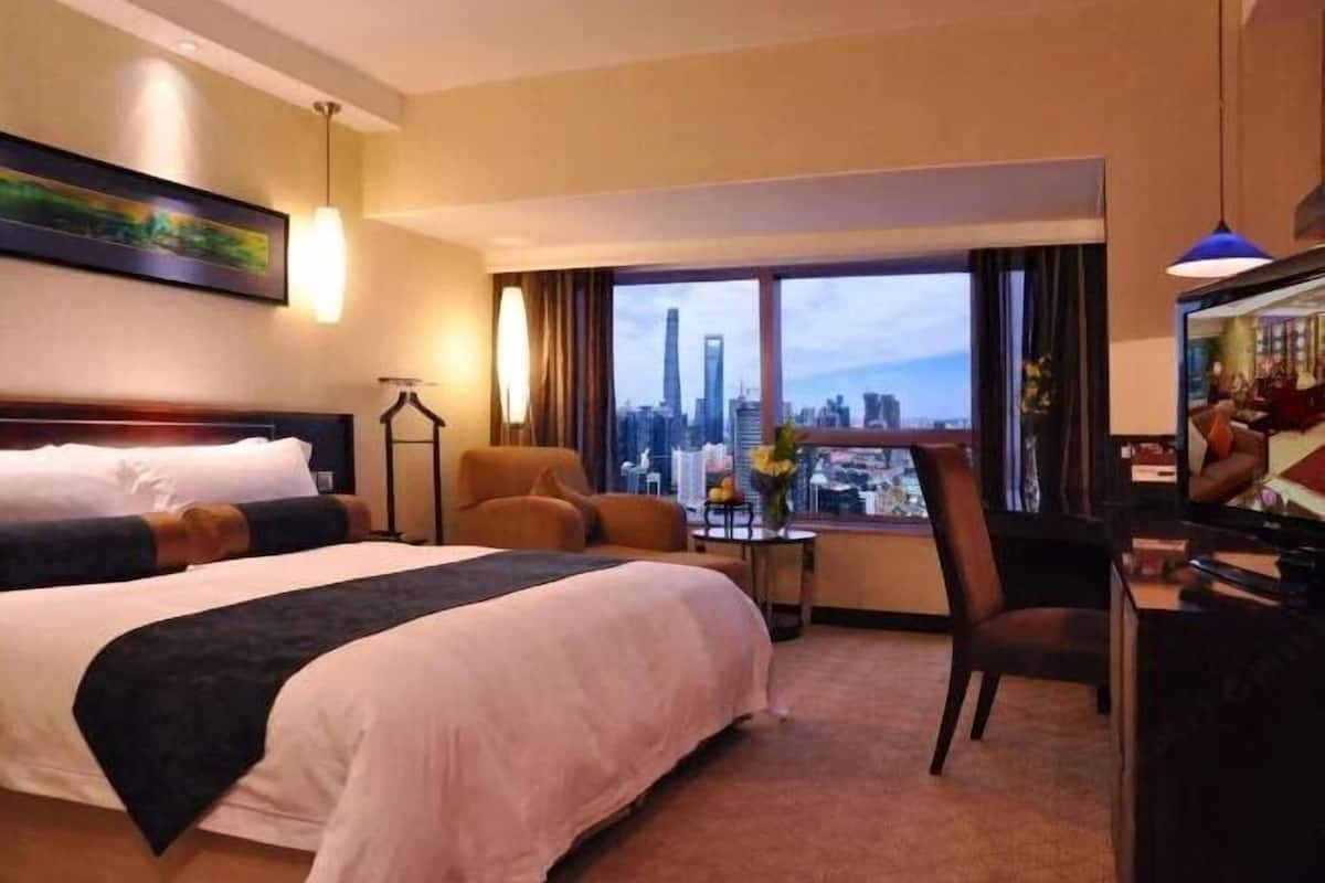 1 bedroom, minibar, in-room safe, desk