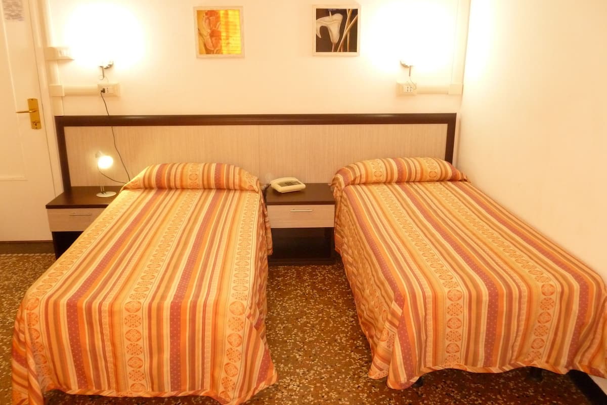 Minibar, in-room safe, desk, free WiFi