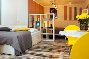 Minibar, escritorio, cunas y camas plegables/adicionales 