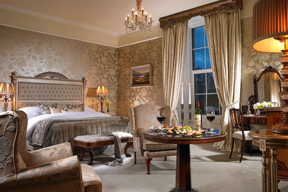 1 bedroom, hypo-allergenic bedding, in-room safe, iron/ironing board