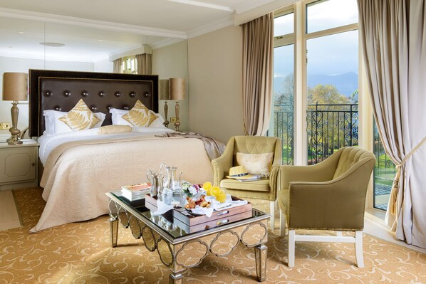 Deluxe Room, 1 King Bed, Garden View