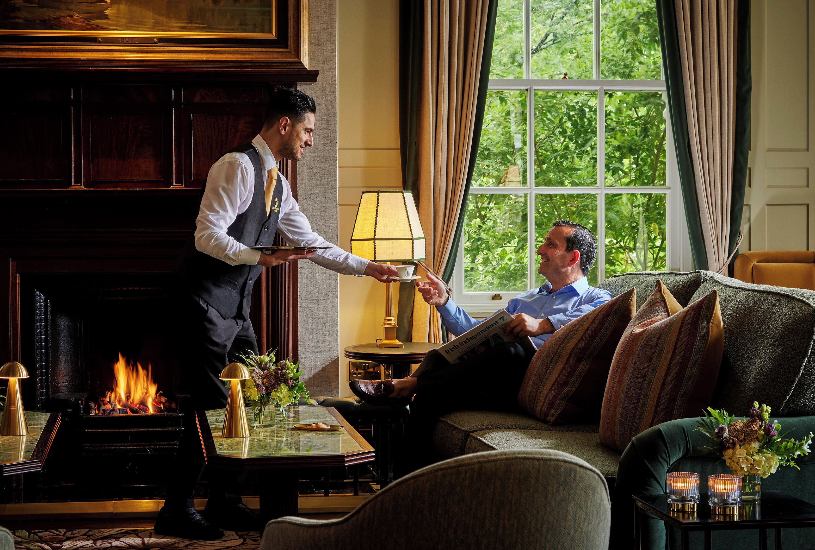 2 bars/lounges, wine bar