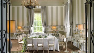 Spécialités Cuisine locale, vue sur le jardin