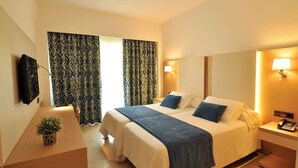 Cribs (free), WiFi (surcharge) - Ipanema Park (Llucmajor)