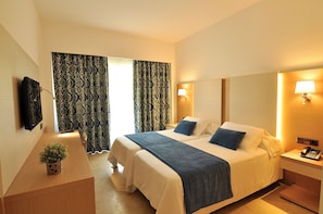 Cribs (free), WiFi (surcharge) - Ipanema Park (Llucmajor)