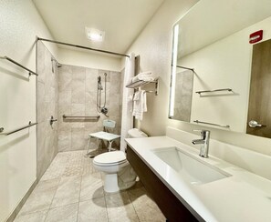 Standard Room, 1 Queen Bed, Accessible, Kitchenette | Bathroom | Free toiletries, hair dryer, towels, soap