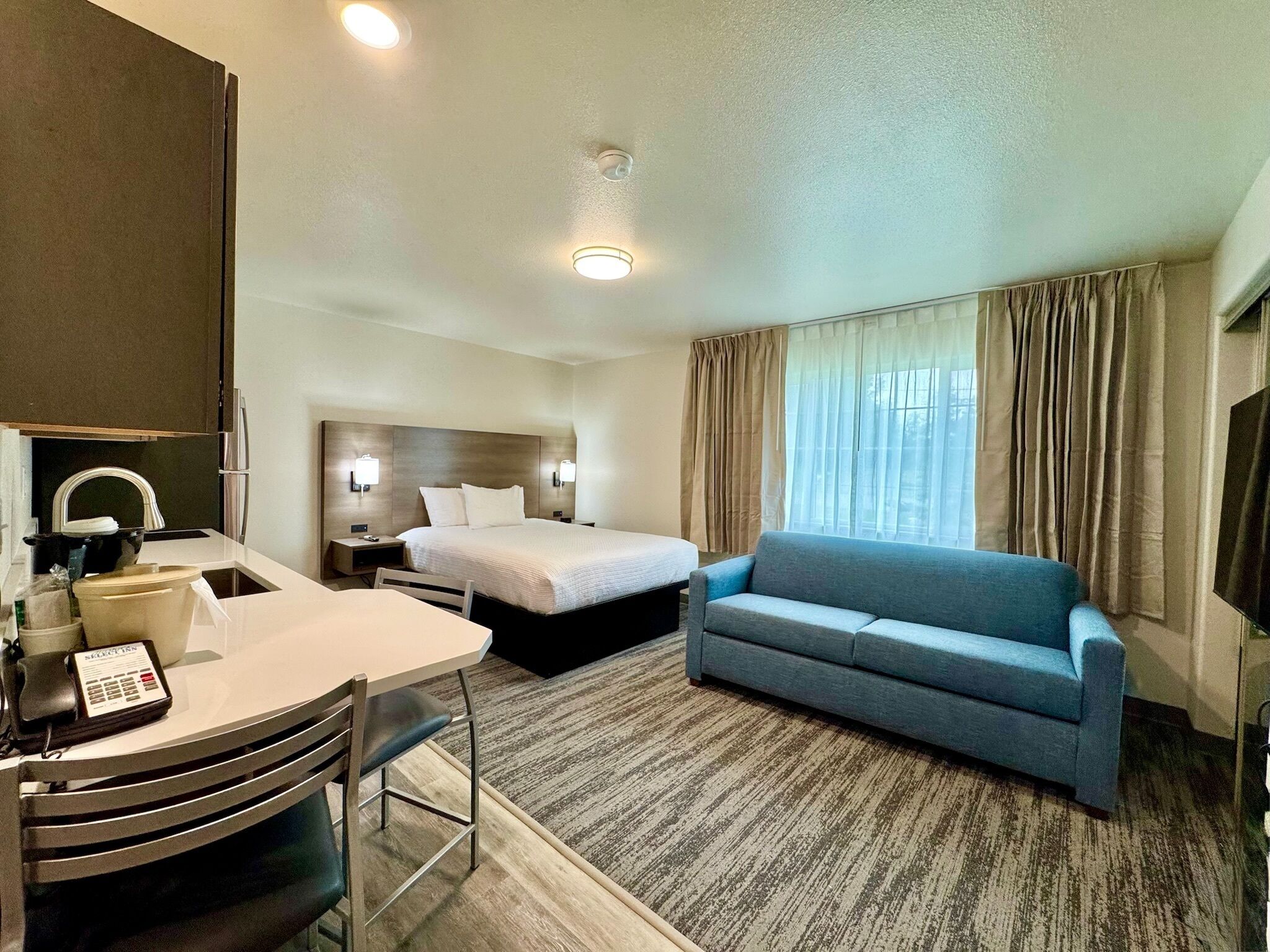 Chambre Standard, 1 grand lit et 1 canapé-lit, coin cuisine