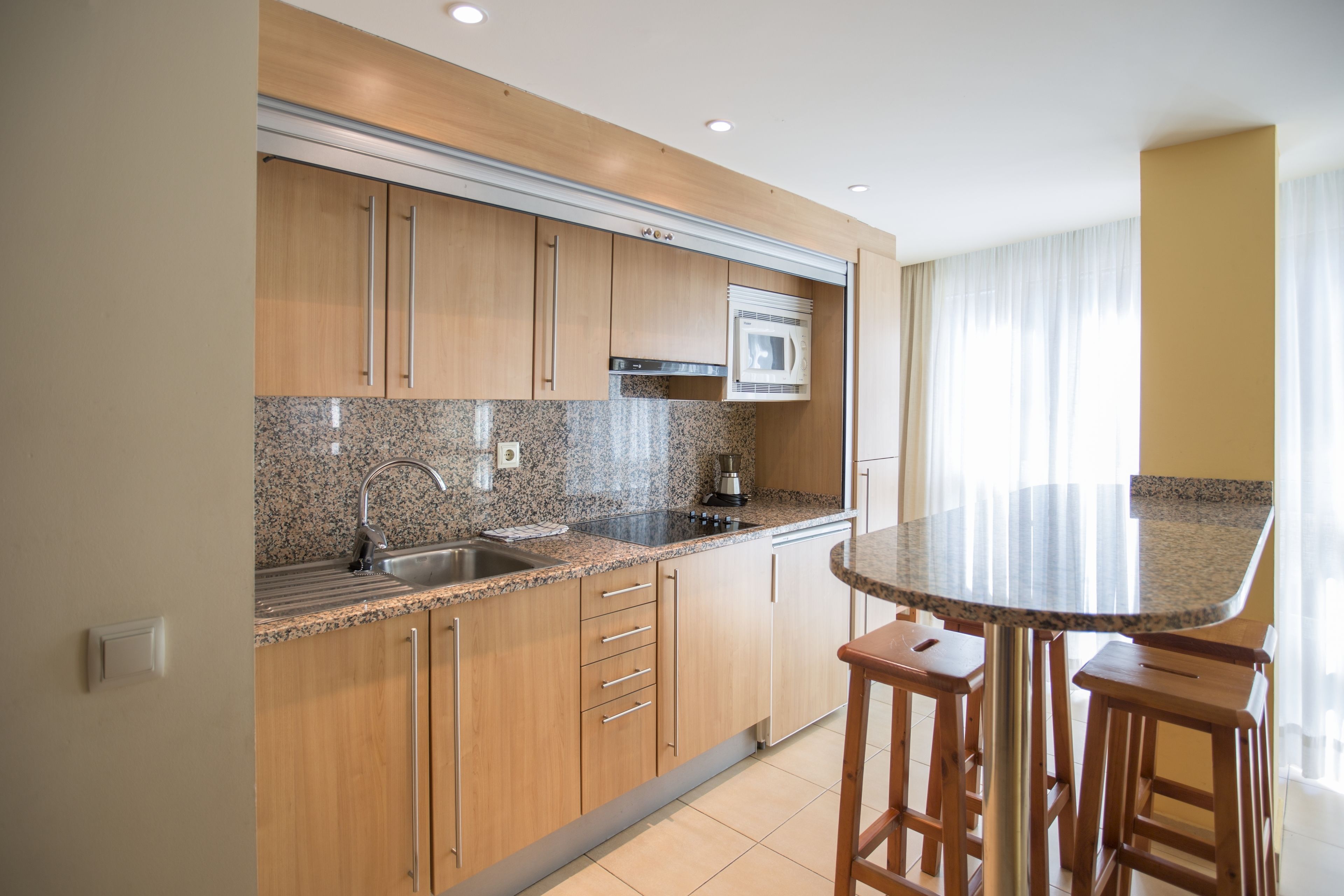 Apartment, 2 Bedrooms | Private kitchen