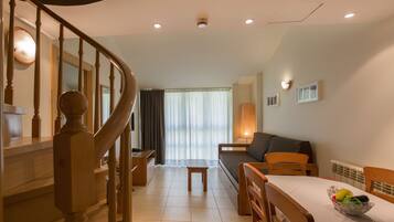 Apartment, 2 Bedrooms | Room amenity