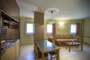Private kitchenette - Annapurna Aparthotel (Ordino)