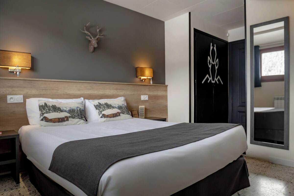 Standard Twin Room (Pistes) | Desk, free WiFi, bed sheets