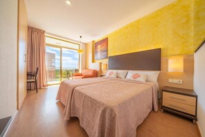 Trippelrum | Skrivbord, mörkläggningsgardiner, gratis wi-fi och rullstolsanpassning