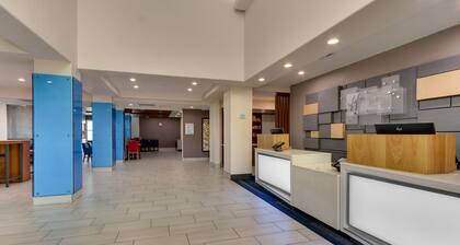 Holiday Inn Express & Suites Lake Worth by IHG