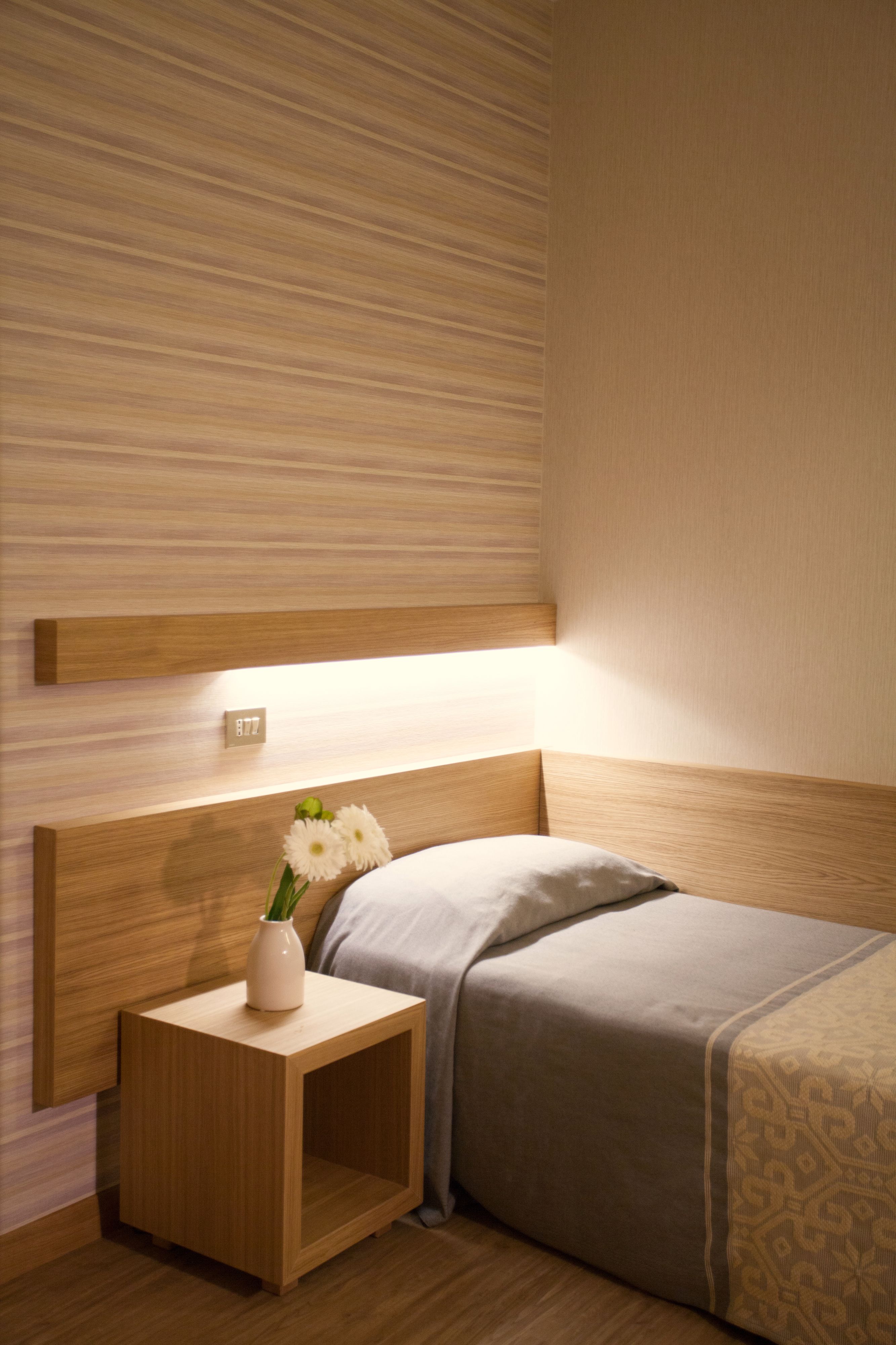 classic single room | 1 bedroom, minibar, in-room safe, desk