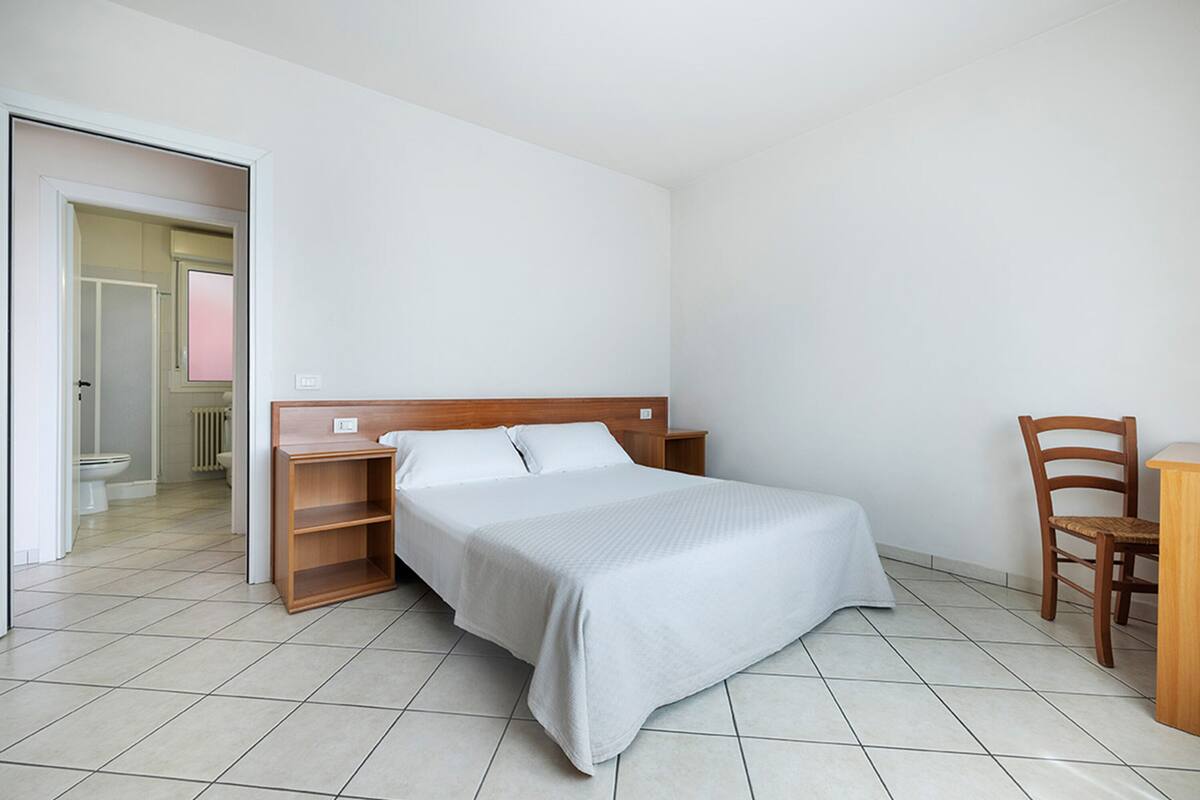 Down comforters, minibar, in-room safe, desk