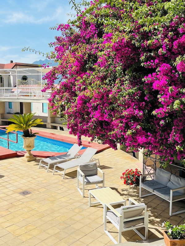 Piscine extérieure (ouverte en saison)