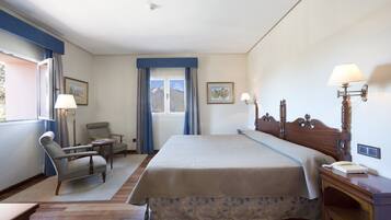 Quarto duplo superior | Frigobar, cofres nos quartos, escrivaninha, Wi-Fi de cortesia