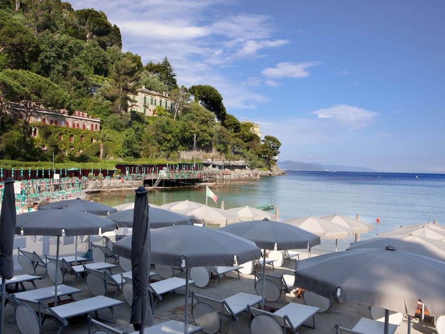 Privéstrand vlakbij, een gratis shuttleservice van/naar het strand